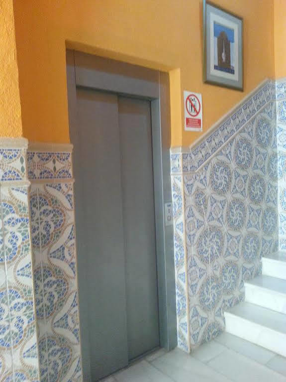 Hostal Tilos Málaga Eksteriør billede